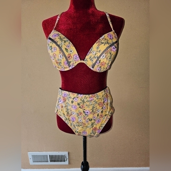 Time & Tru Gold Flowery 2pc Swim Suit  size L 12-14   "V" - Picture 1 of 7
